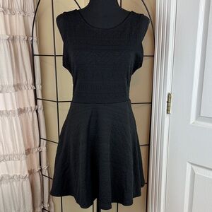 Ginger G Black Textured Mini Dress Size M Feature V Back